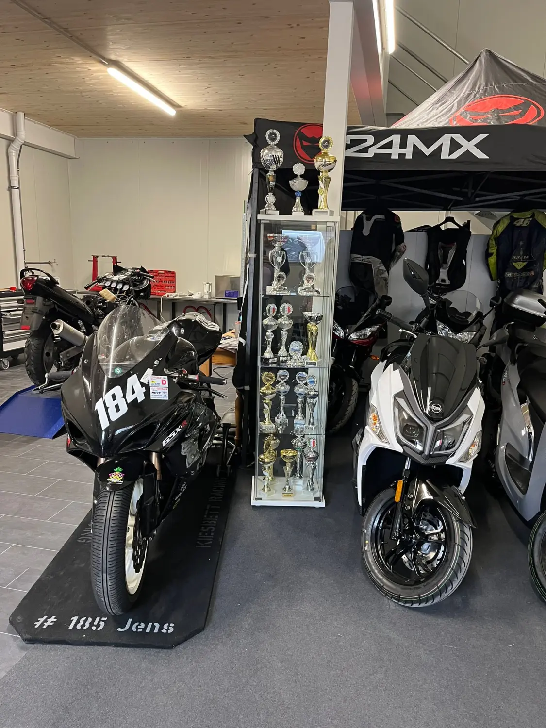 JW&AM Motorradaufbereitungswerkstatt
